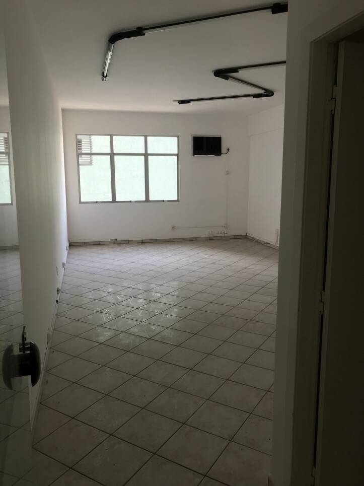 Sala comercial localizada no Bairro Centro, Blumenau