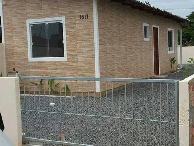 #124 - Casa para Venda em Piçarras - SC