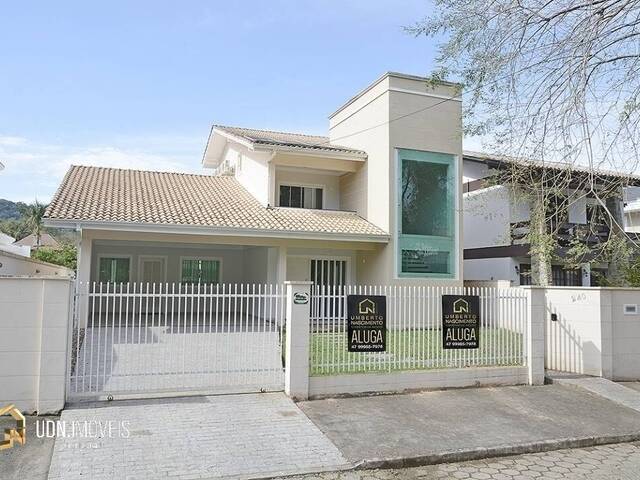 #361 - Casa em condomínio para Locação em Blumenau - SC