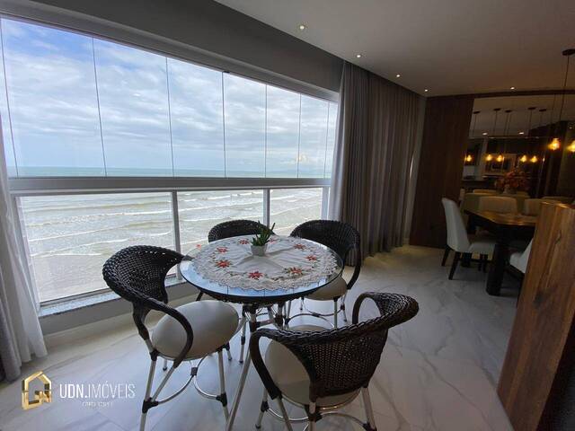 #1115 - Apartamento para Venda em Navegantes - SC