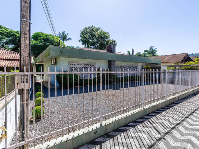 #1422 - Casa para Venda em Blumenau - SC