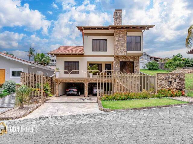 #1090 - Casa em condomínio para Venda em Blumenau - SC