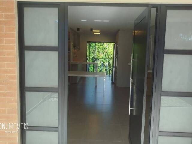 #1768 - Sobrado para Venda em Blumenau - SC