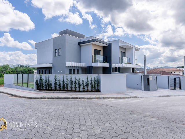 Sobrado para Venda em Gaspar - 4