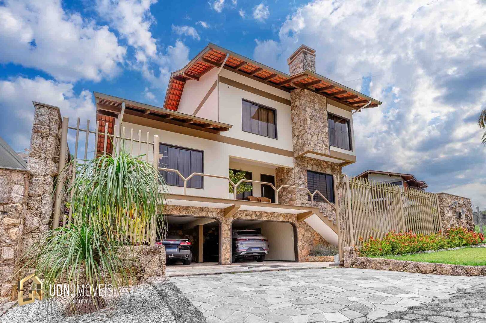 Casa a venda em condomínio fechado no bairro Vorstadt, Blumenau - SC