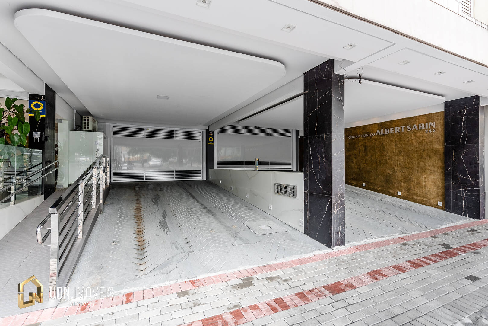 Sala Comercial Mobiliada A Venda no Bairro Centro, Blumenau - SC — foto 5