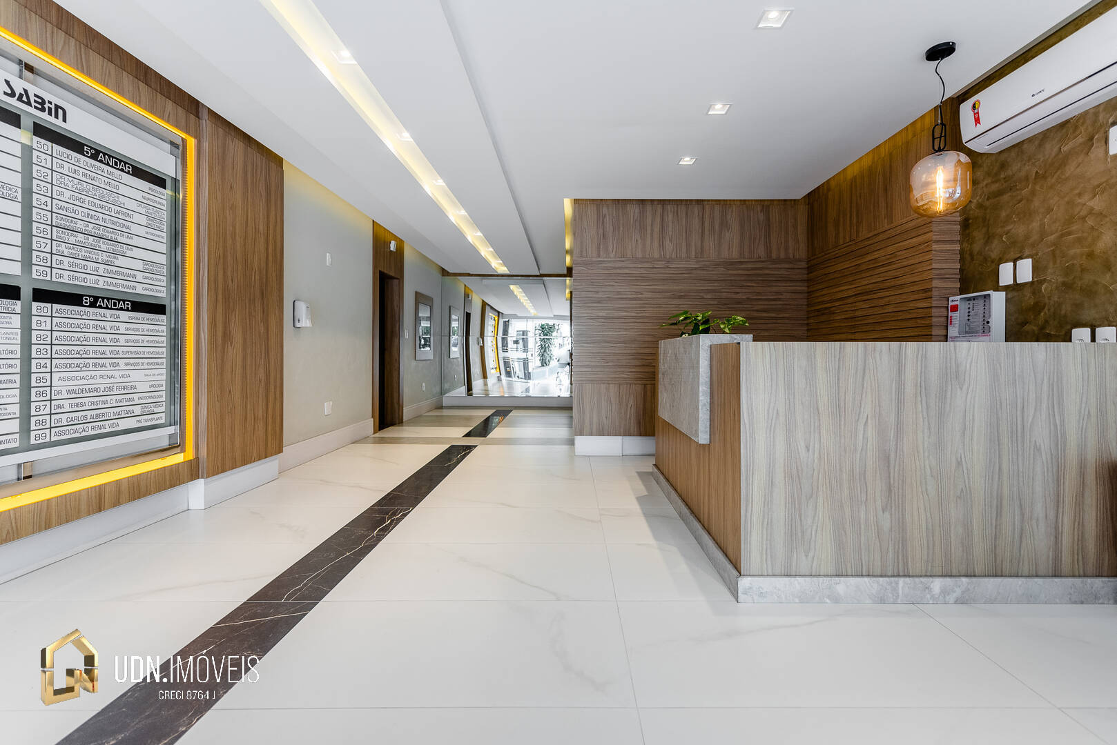 Sala Comercial Mobiliada A Venda no Bairro Centro, Blumenau - SC — foto 4