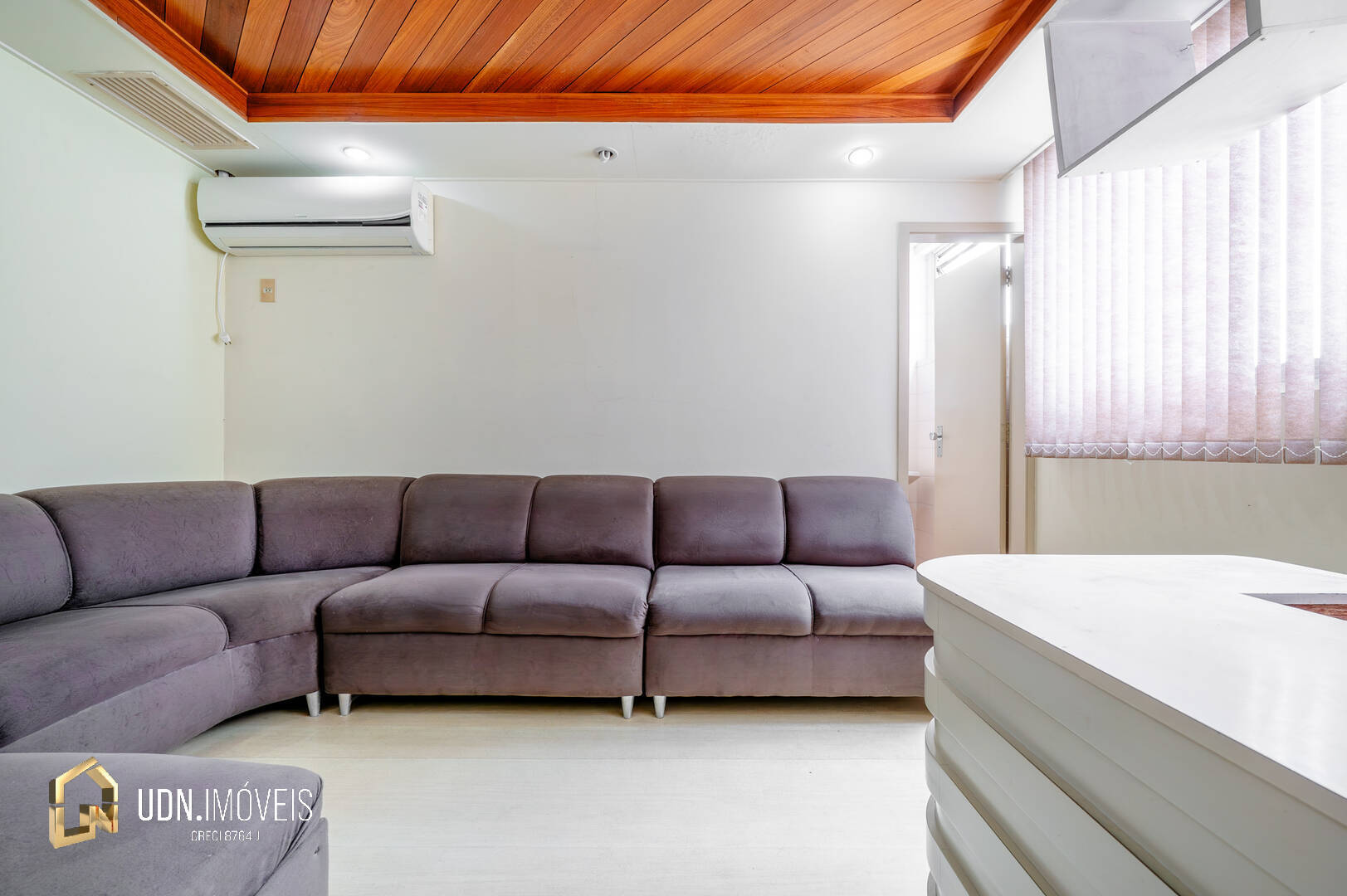 Sala Comercial Mobiliada A Venda no Bairro Centro, Blumenau - SC — foto 7