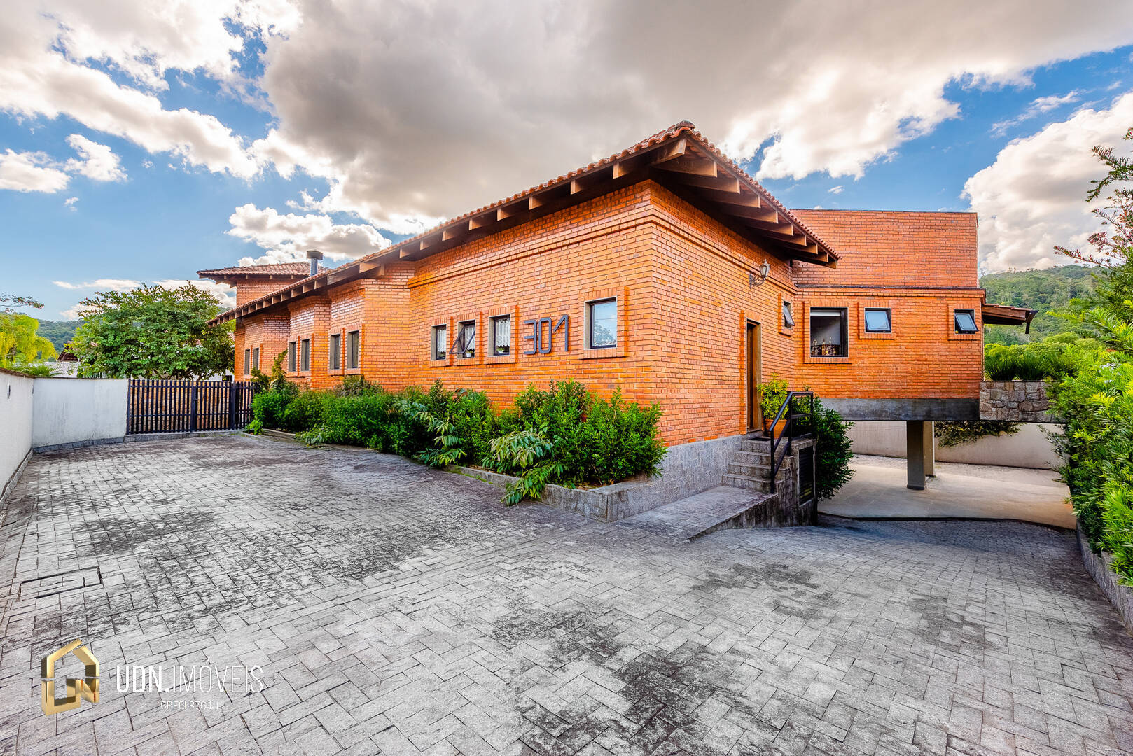 Linda Casa no Loteamento City Figueiras - Bairro Vorstadt, Blumenau - SC — foto 3