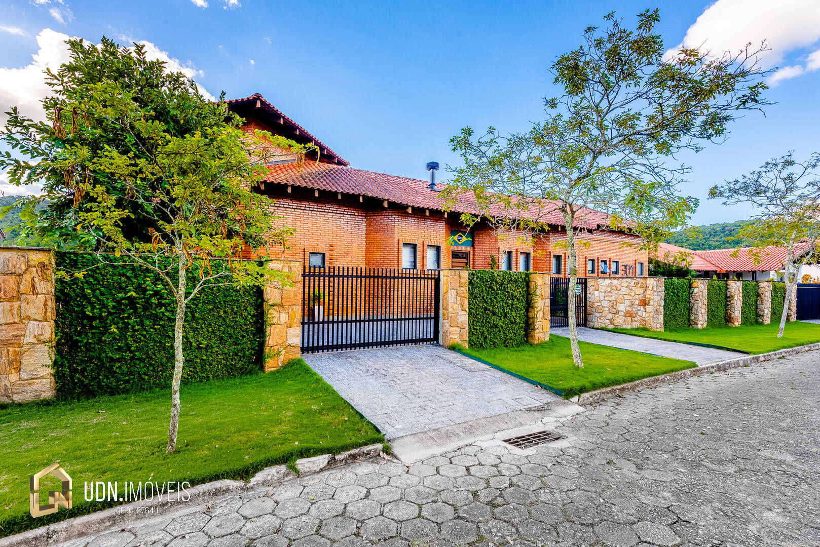 Linda Casa no Loteamento City Figueiras - Bairro Vorstadt, Blumenau - SC — foto 2