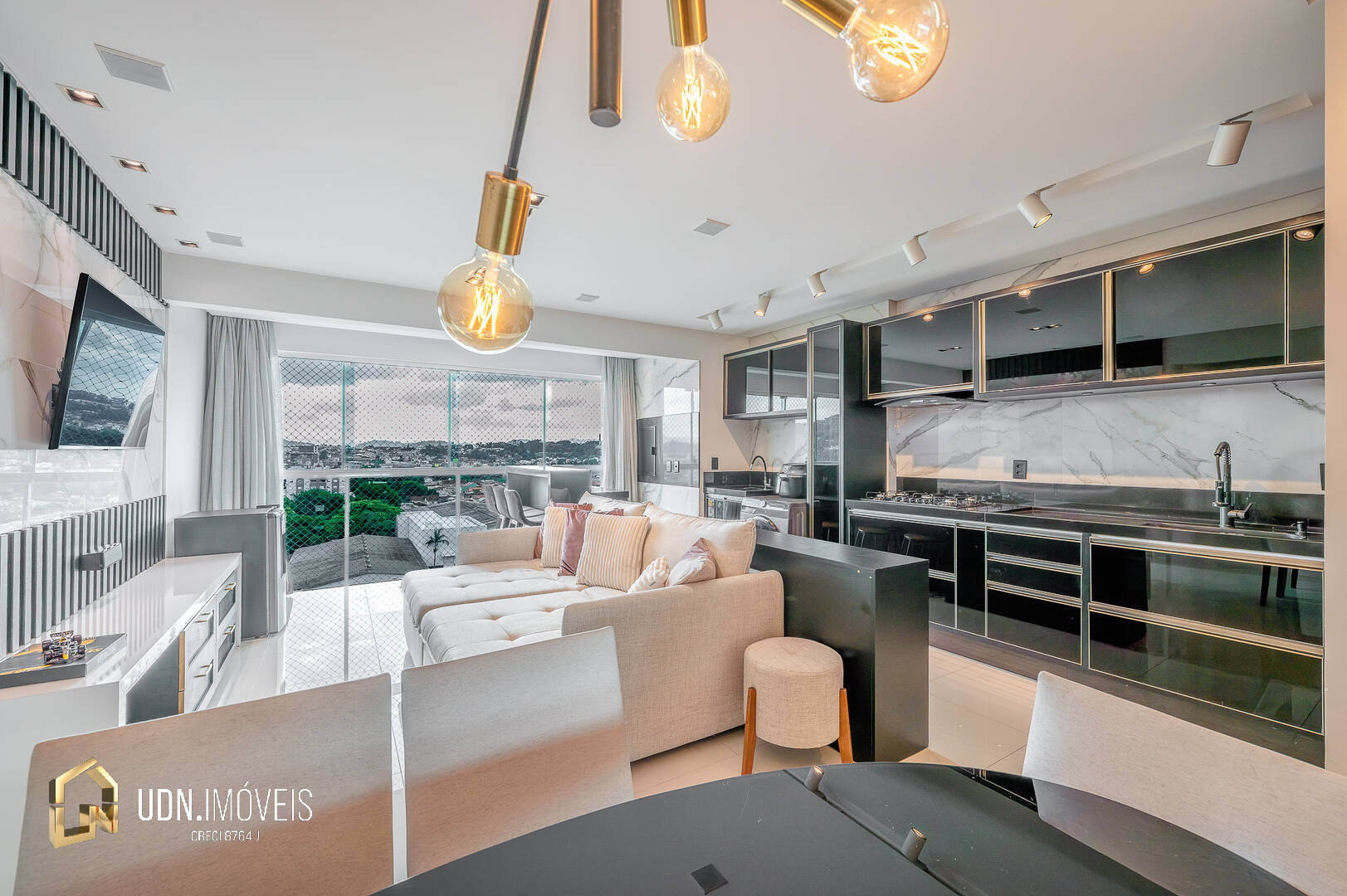 Lindo Apartamento Mobiliado à Venda na Itoupava Norte - foto 1