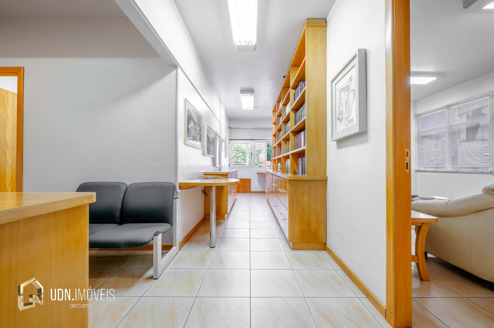 Sala Comercial Ampla no Centro de Blumenau - 214 m | Locação - foto 1